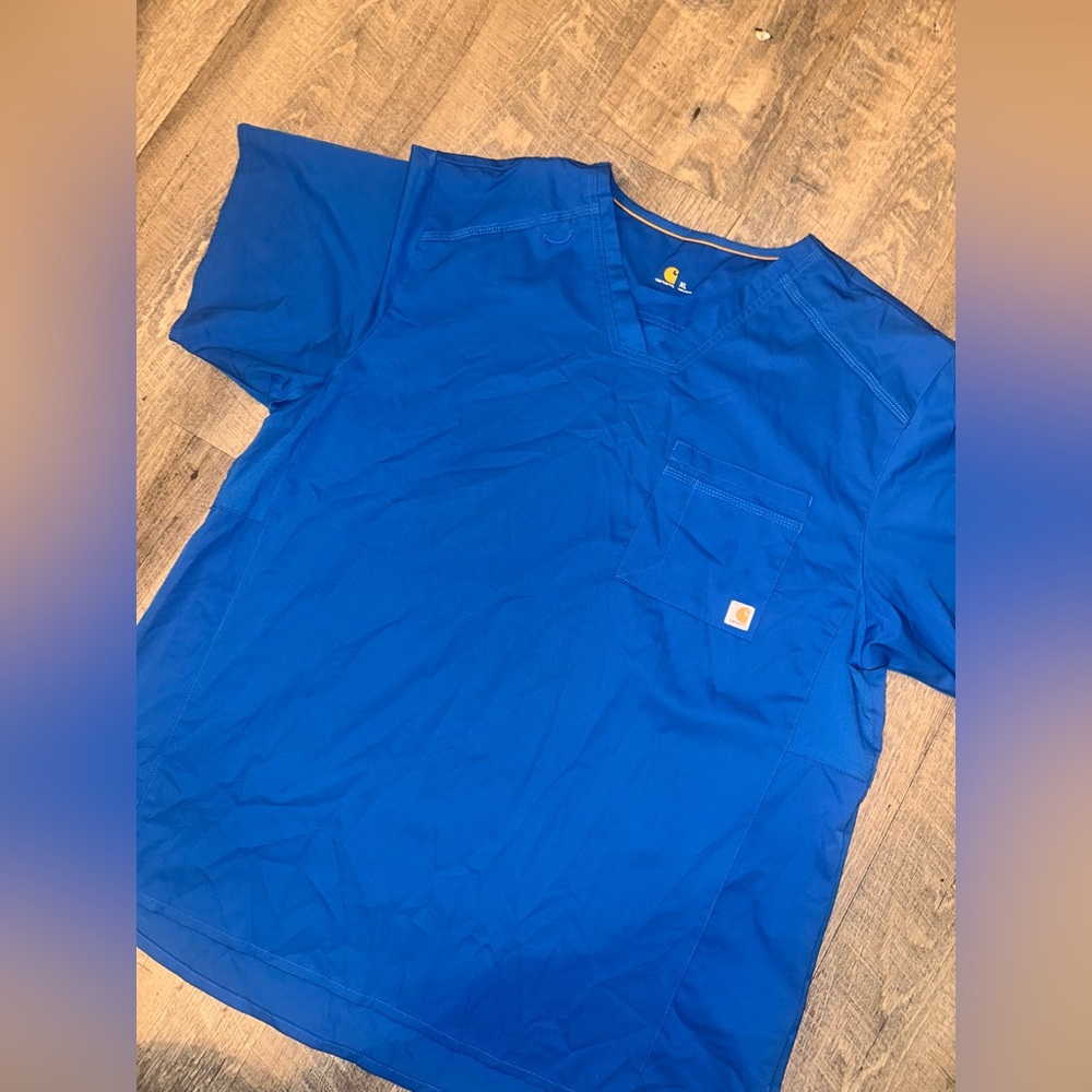 Men’s Carhartt scrubs shirt